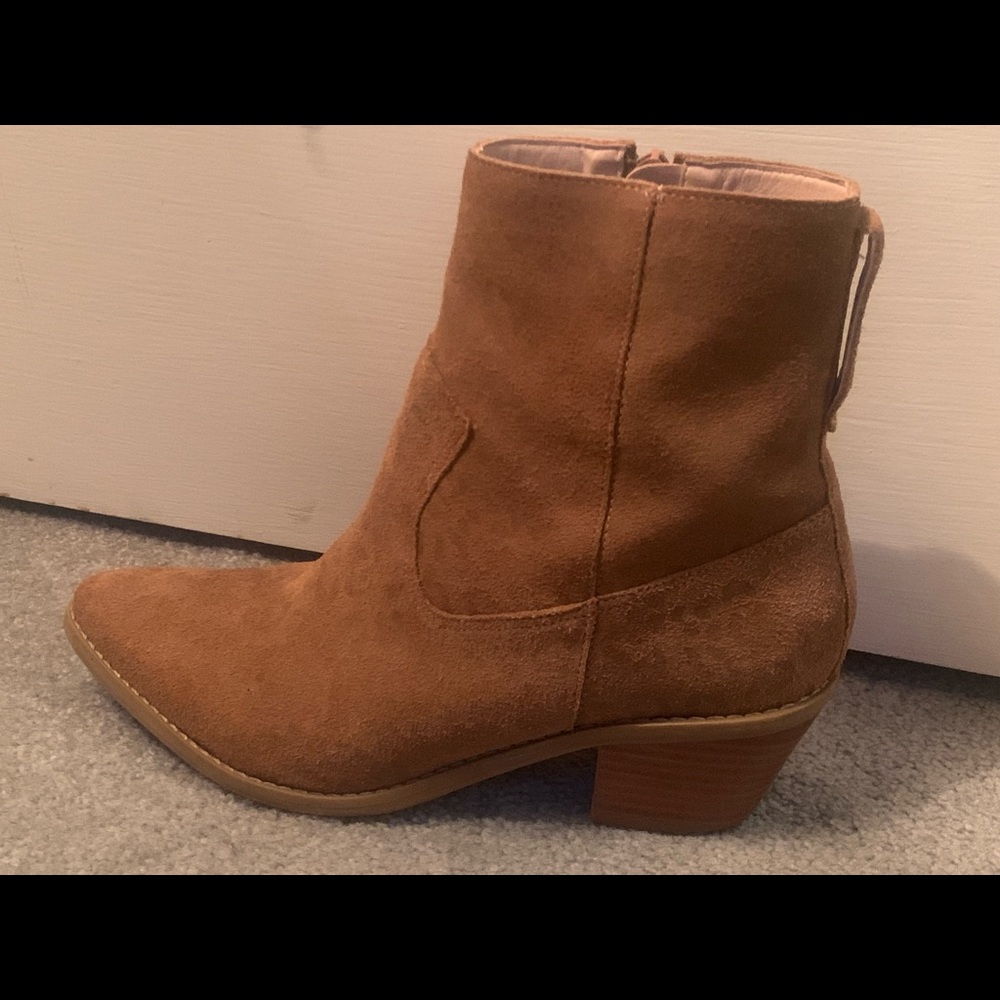 ABLE Erika western-style ankle boot in tan leather “washed leopard suede” size 7